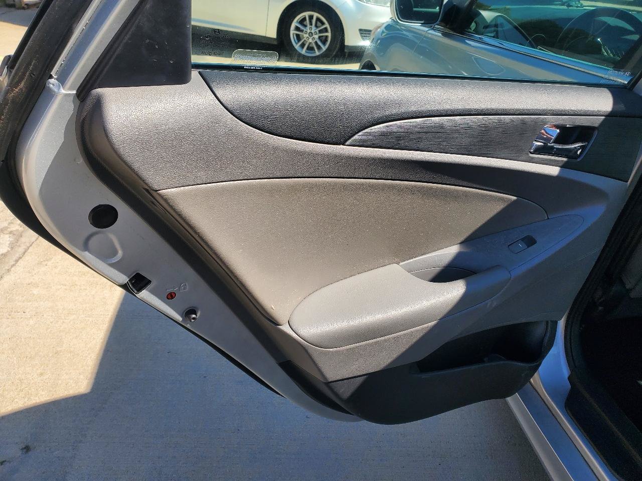 Used 2013 Hyundai Sonata SE w/ Navigation & Sunroof Pkg FWD image 13