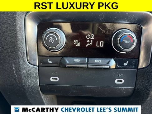 Used 2022 Chevrolet Suburban RST w/ Luxury Package AWD/4WD image 38