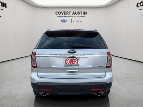 Used 2014 Ford Explorer XLT w/ Equipment Group 202A image 4