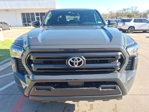 Used 2025 Toyota Tacoma SR image 9