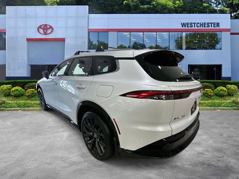 New 2025 Toyota Crown Signia image 5