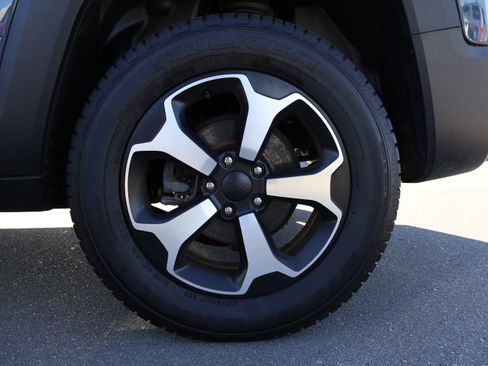 Used 2022 Jeep Renegade Trailhawk image 47