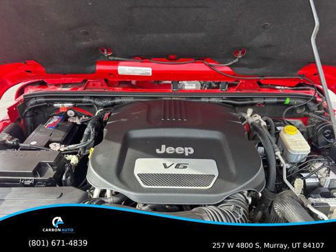 Used 2017 Jeep Wrangler Unlimited Sahara w/ Connectivity Group image 23