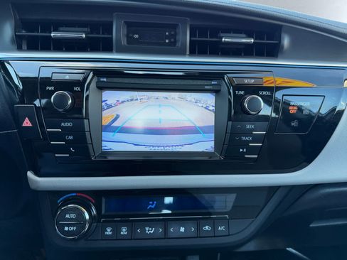 Used 2016 Toyota Corolla LE FWD image 15