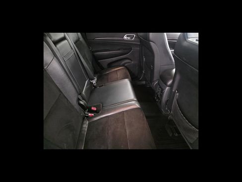 Used 2018 Jeep Grand Cherokee Altitude image 19