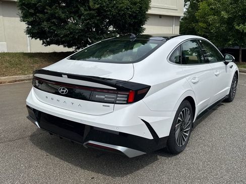 New 2025 Hyundai Sonata Limited image 4