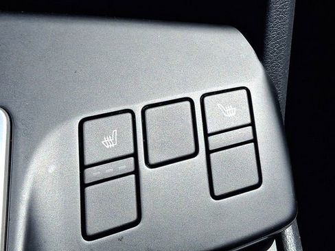 Used 2025 Kia Sportage LX image 18