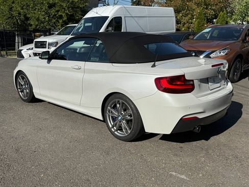 Used 2015 BMW M235i Convertible RWD image 10