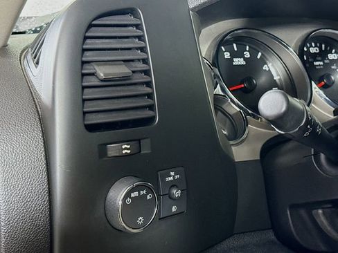 Used 2010 Chevrolet Silverado 2500 LT AWD/4WD image 12