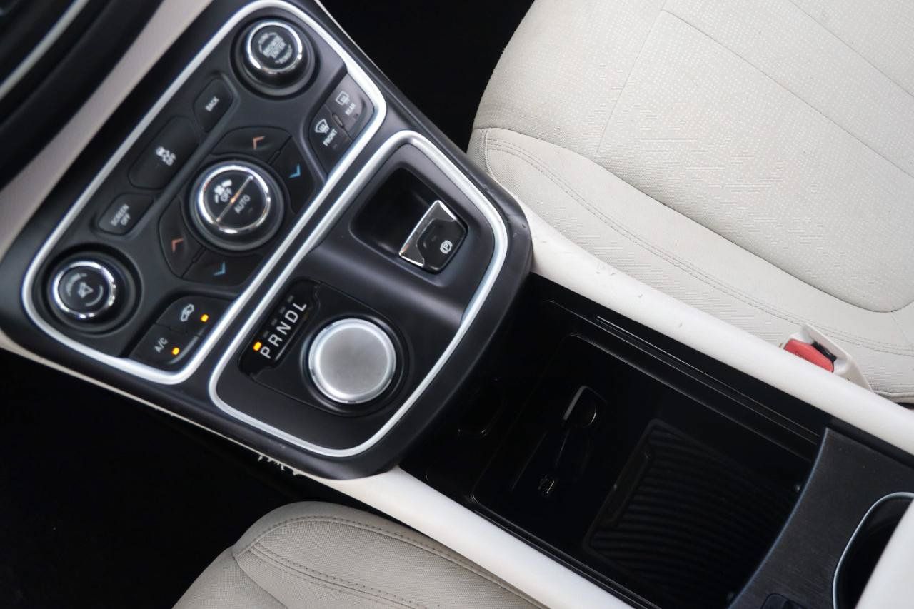 Used 2015 Chrysler 200 Limited w/ Convenience Group FWD image 35