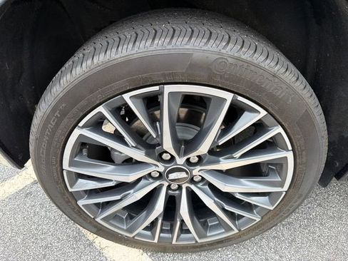 Used 2024 Cadillac XT4 Sport FWD image 17