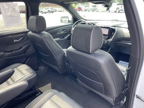 Used 2022 Chevrolet Traverse Premier AWD/4WD image 42