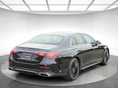 Used 2026 Mercedes-Benz E 450 4MATIC Sedan image 4