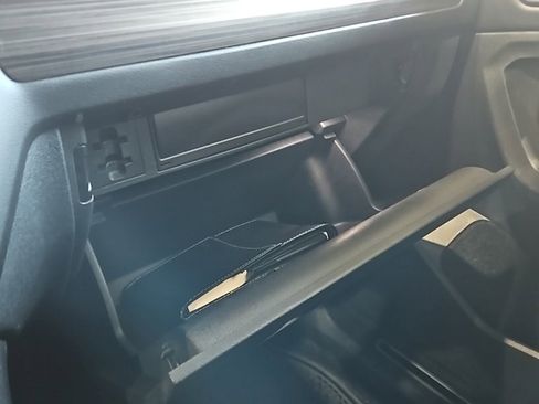 Used 2024 Volkswagen Tiguan SEL R-Line image 30