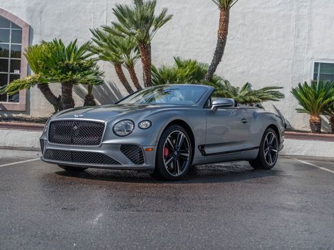 Used 2020 Bentley Continental GT image 27