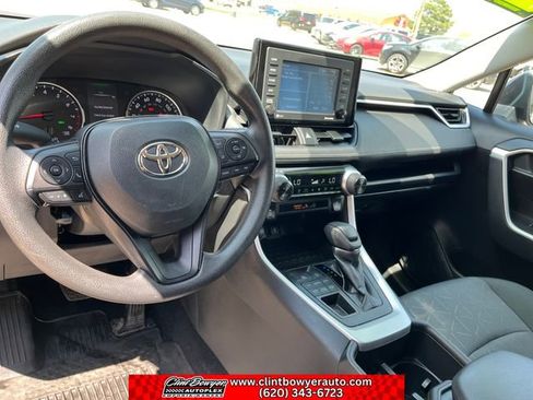 Used 2022 Toyota RAV4 XLE AWD/4WD image 13