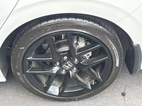 Used 2025 Honda Civic Sport image 6