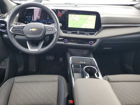 Certified 2025 Chevrolet Equinox LT w/ Convenience Package II image 25