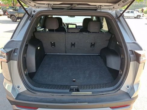 Used 2025 Chevrolet Equinox LT FWD image 25