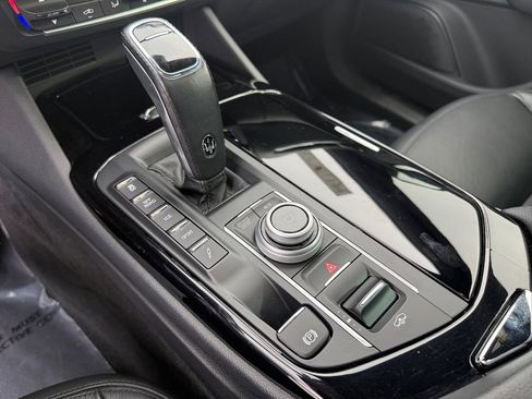 Used 2021 Maserati Levante image 22