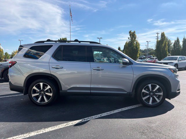 Certified 2023 Honda Pilot Touring image 5