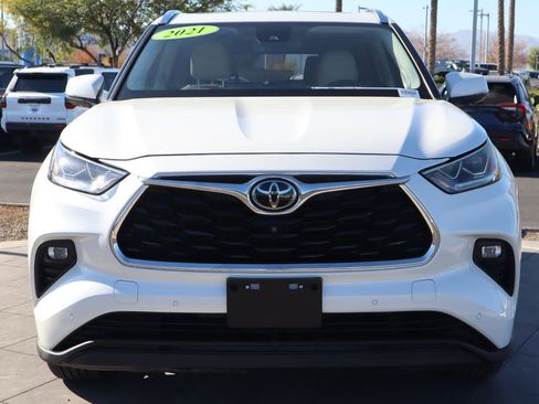 Used 2021 Toyota Highlander Limited image 2