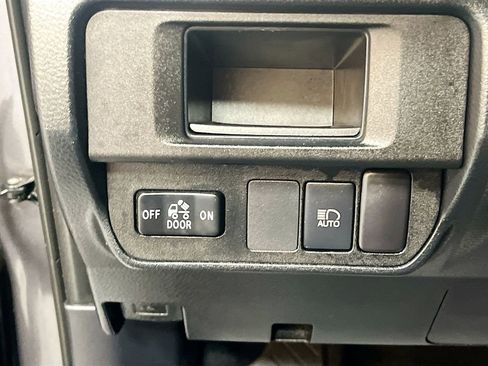 Used 2019 Toyota Tacoma SR5 image 10