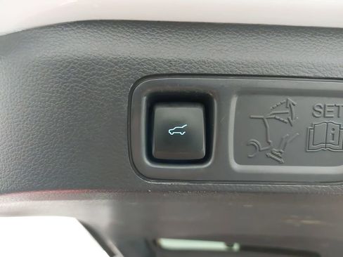 Used 2023 Ford Expedition Limited image 15