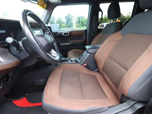 Used 2023 Ford Bronco Outer Banks AWD/4WD image 2