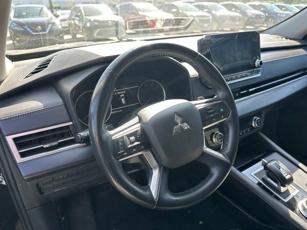 Used 2024 Mitsubishi Outlander SE FWD image 17