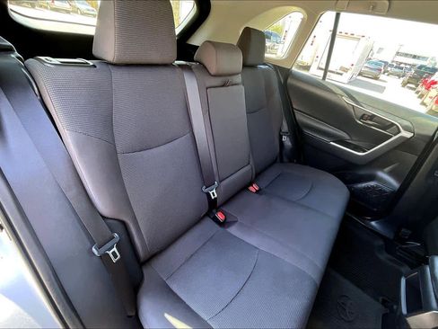 Used 2020 Toyota RAV4 LE w/ All Weather Liner Package AWD/4WD image 20