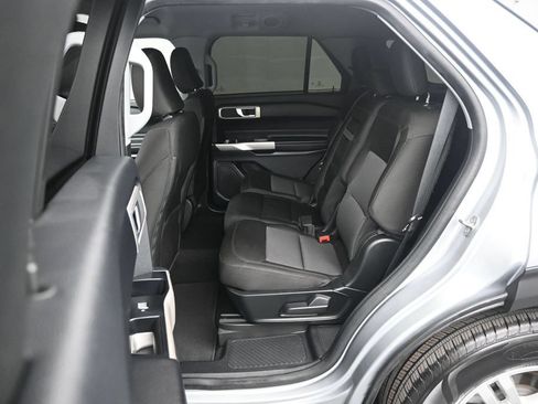 Certified 2023 Ford Explorer XLT RWD image 13