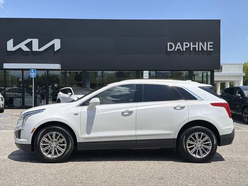 Used 2017 Cadillac XT5 Luxury w/ Driver Awareness Package FWD image 7