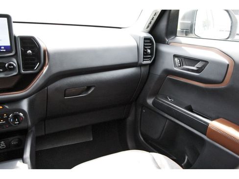 Used 2024 Ford Bronco Sport Outer Banks AWD/4WD image 10