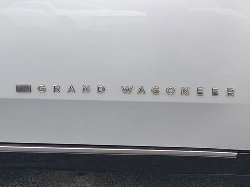 Used 2022 Jeep Grand Wagoneer Series III w/ Rear Seat Video Group 1 AWD/4WD image 13