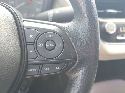 Used 2025 Toyota Corolla LE w/ Convenience Package FWD image 21