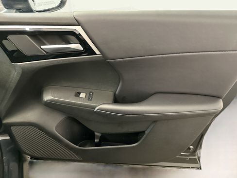 Used 2024 Mitsubishi Outlander SE image 34