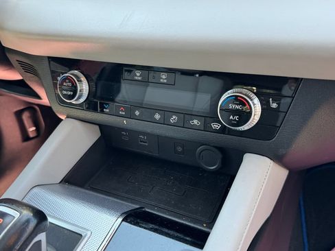 Used 2023 Mitsubishi Outlander SEL AWD/4WD image 5