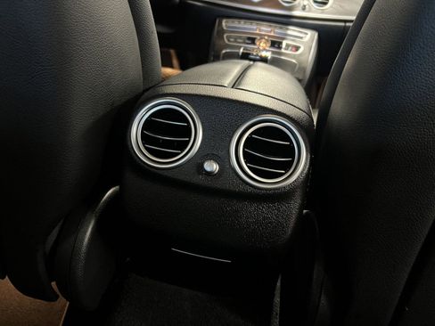 Used 2020 Mercedes-Benz E 350 4MATIC Sedan image 15