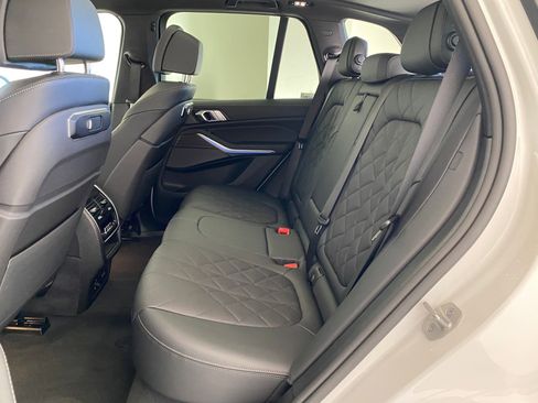 Used 2025 BMW X5 xDrive50e w/ Climate Comfort Package image 13