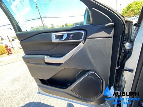 Used 2022 Ford Explorer XLT AWD/4WD image 34