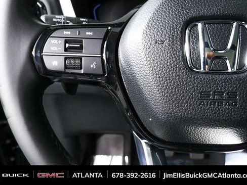 Used 2025 Honda Pilot Touring image 9