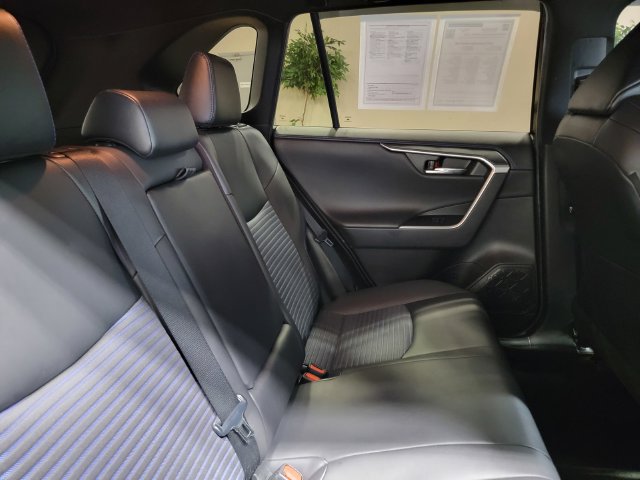 Used 2021 Toyota RAV4 XSE AWD/4WD image 15