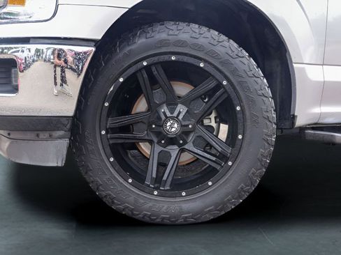 Used 2019 Ford F150 XLT w/ Equipment Group 302A Luxury image 4