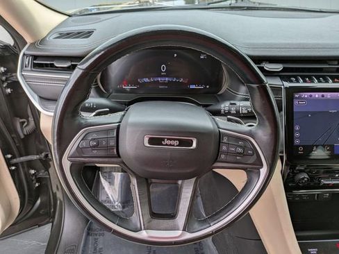 Used 2022 Jeep Grand Cherokee L Limited AWD/4WD image 18