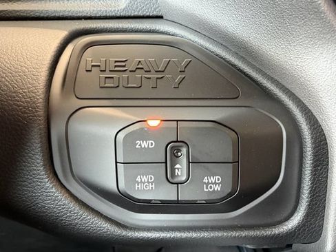 New 2026 RAM 2500 Laramie AWD/4WD image 24