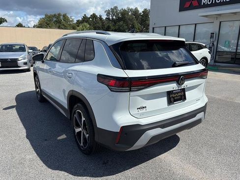 New 2025 Volkswagen Tiguan SE image 4