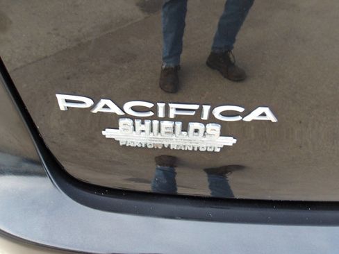 Used 2018 Chrysler Pacifica Limited w/ Tire & Wheel Group image 46