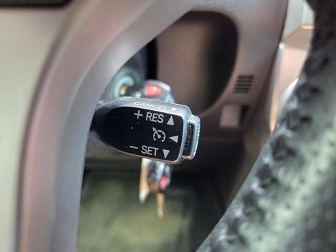 Used 2016 Toyota 4Runner SR5 AWD/4WD image 32