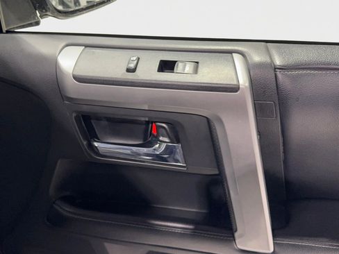 Used 2018 Toyota 4Runner SR5 Premium image 28